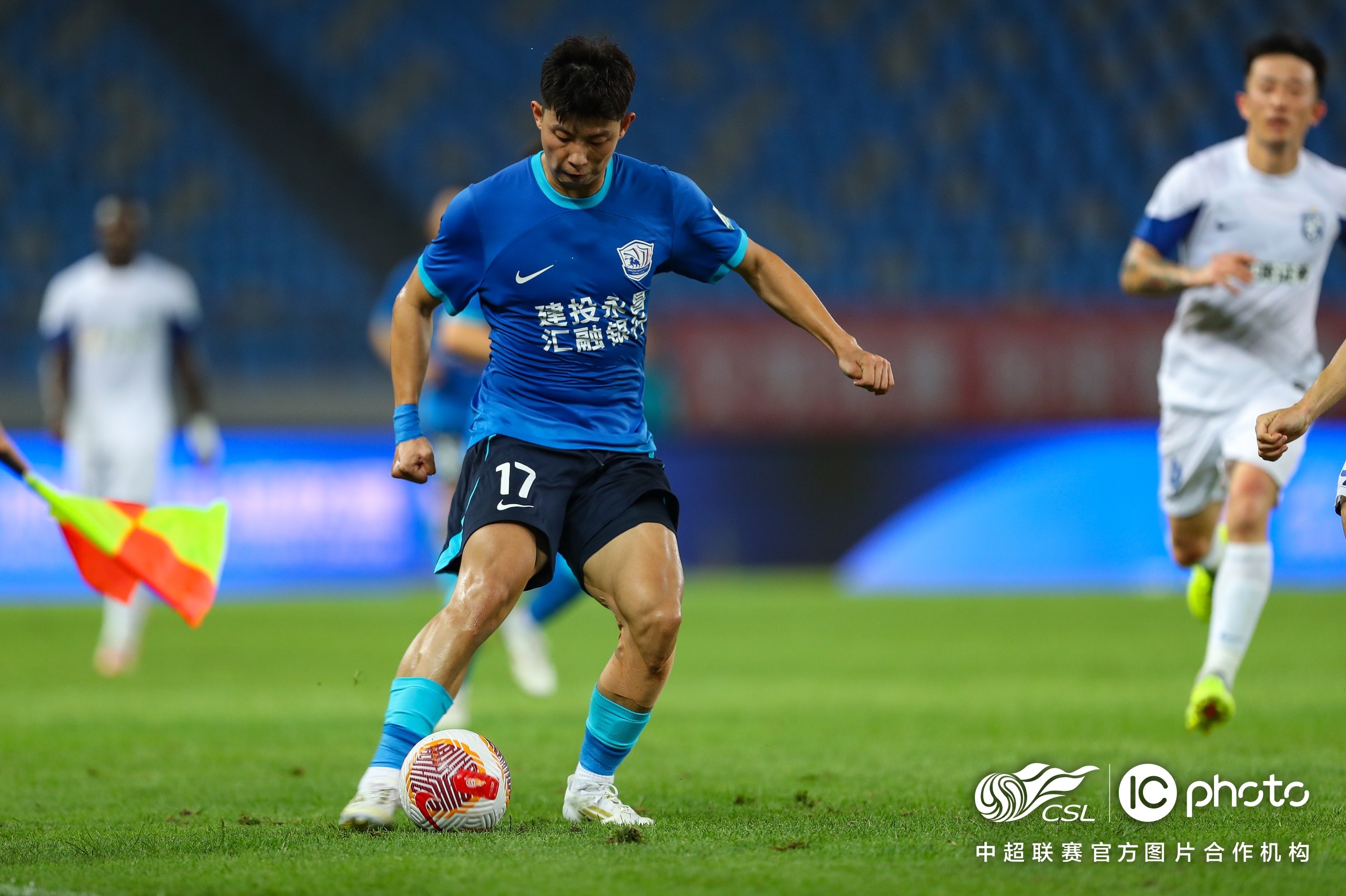 萨克拉门托国王迎中超关键赛；窗口期手感冰凉；赛场秩序良好；资深球员宣示担当的简单介绍