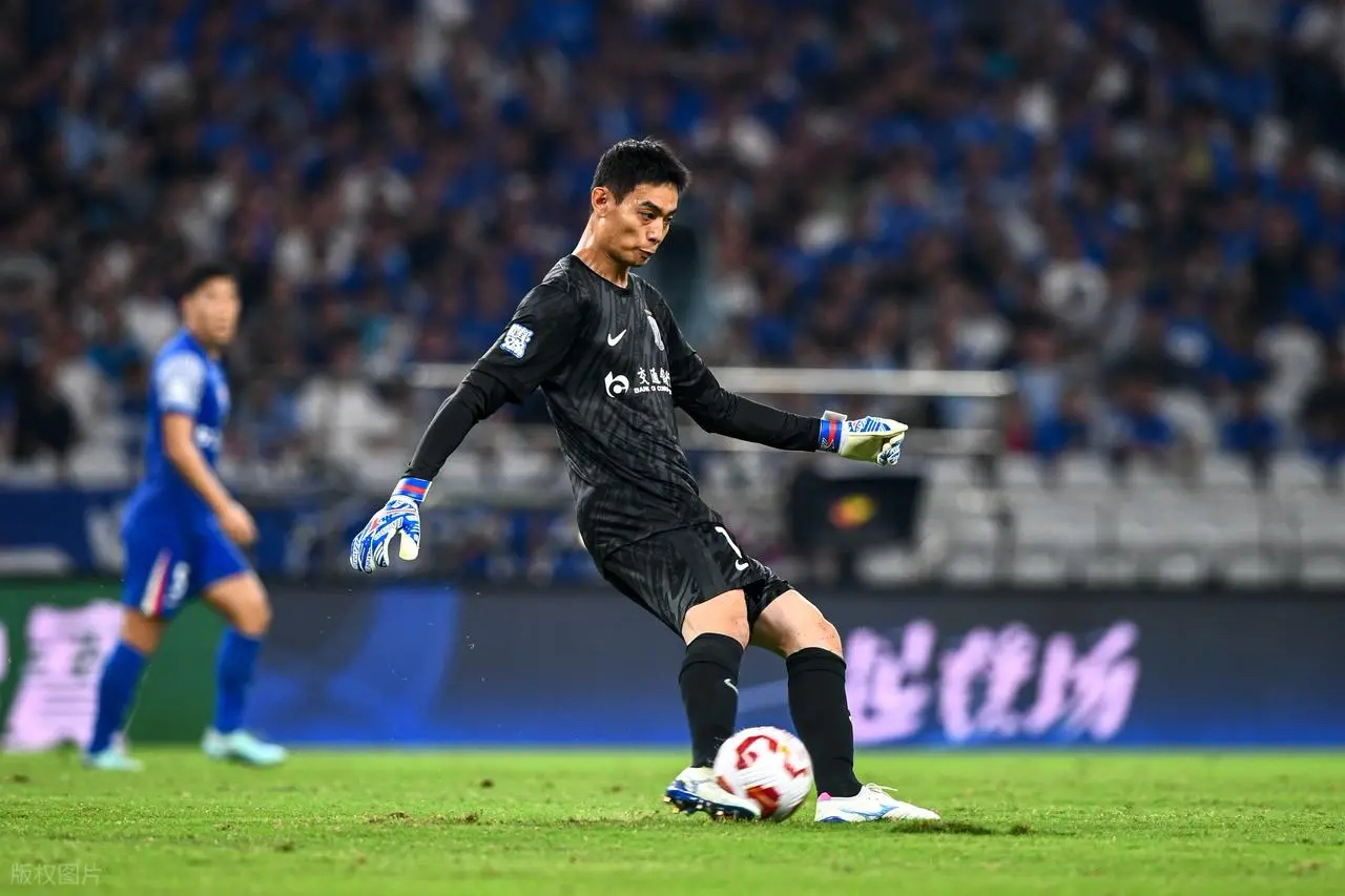 包含足总杯倒计时，上海申花赛前复出首秀，细节引发关注，态度坚定，年轻球员得到机会的词条